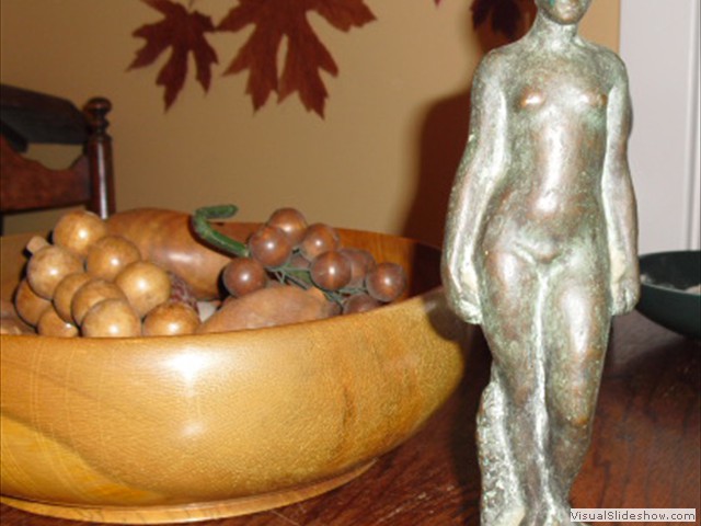 statue